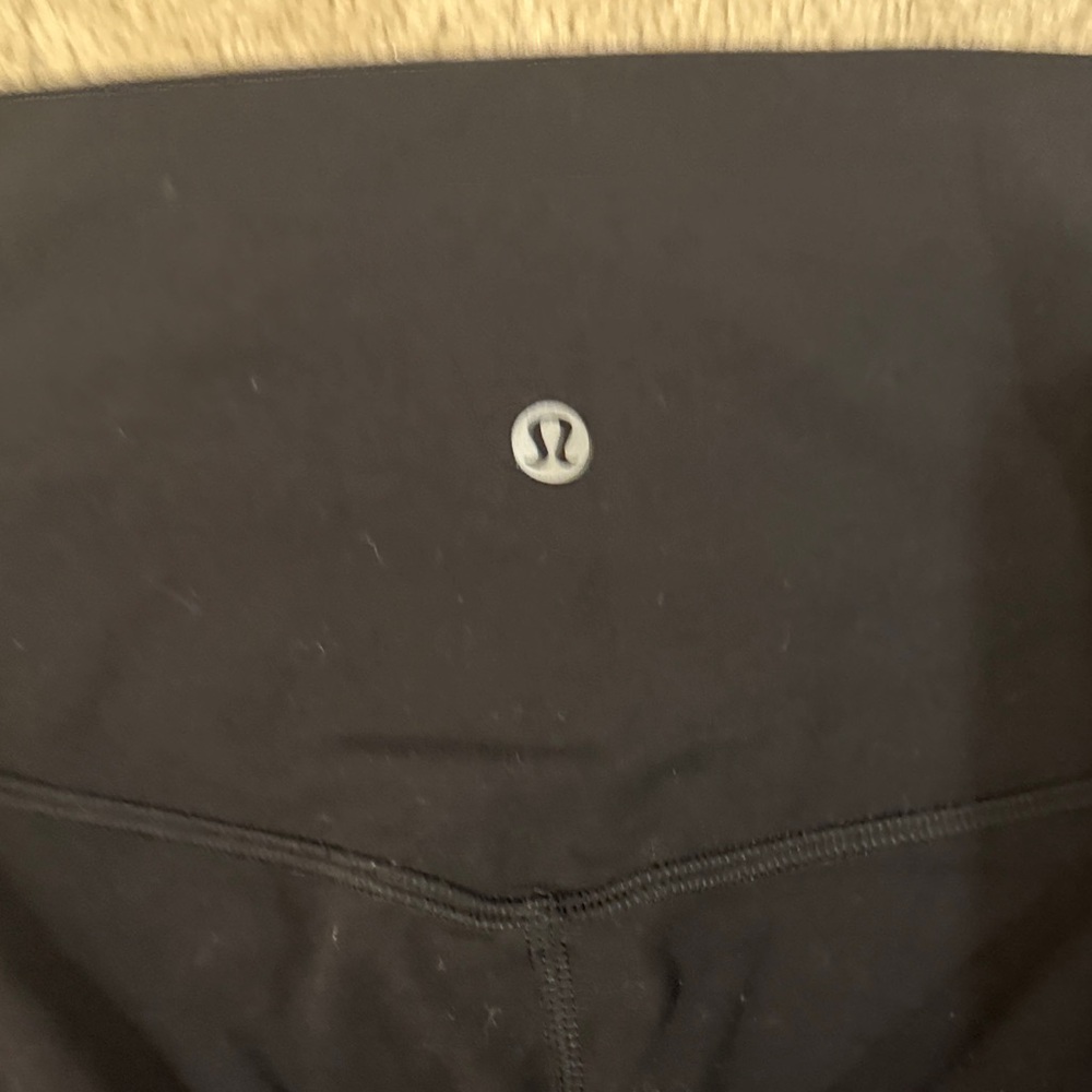 Black lululemon front seam leggings - Picture 4 of 4